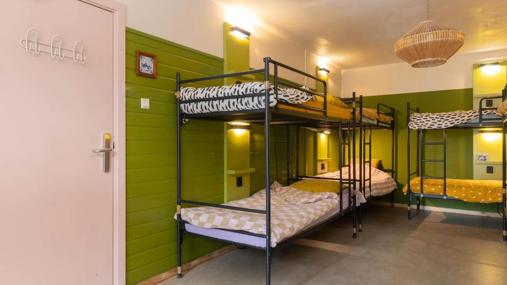Hostel Ani&Haakien Роттердам 0*,  Нидерланды